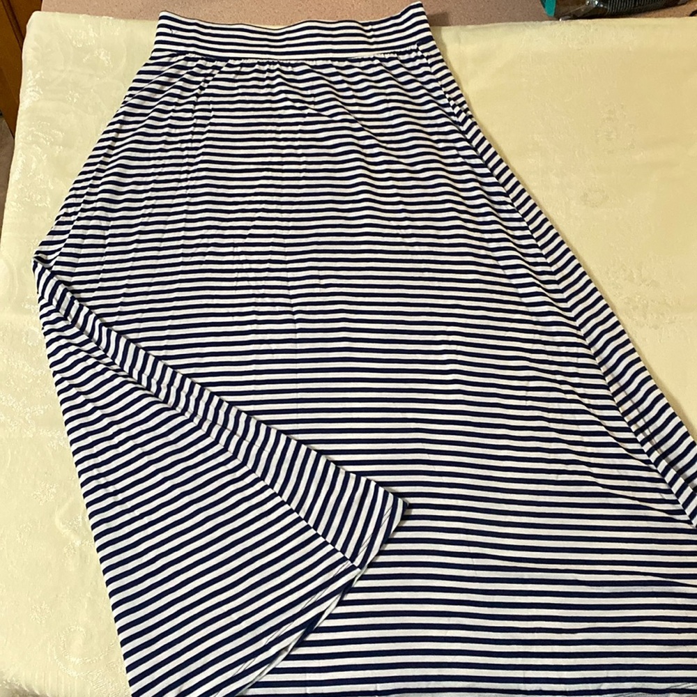Cat & Jack Girls Navy/ white skirt Size L